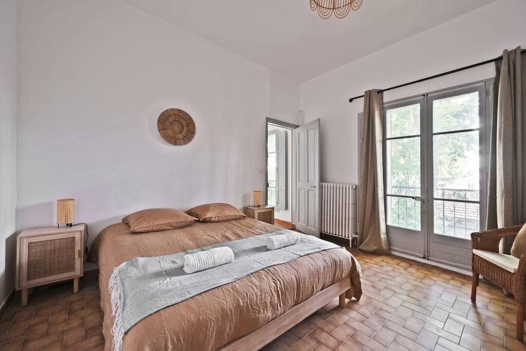 Au Coeur Des Platanes - Parking Gratuit Sous-Terrain - Clim - Balcon Apartment Avignon Exterior foto